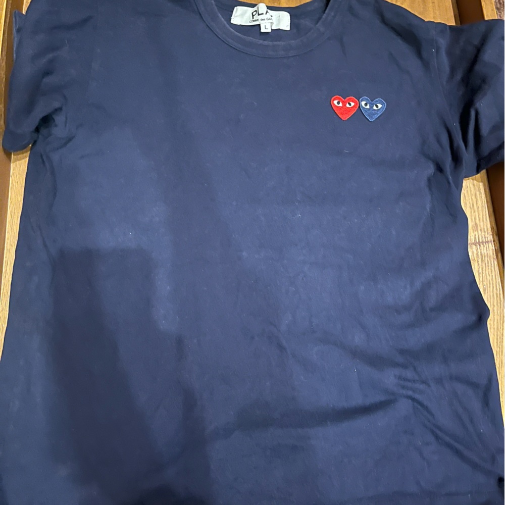 Size large AUTHENTIC PLAY Comme Des Garçons navy blue 2 heart short sleeve shirt
